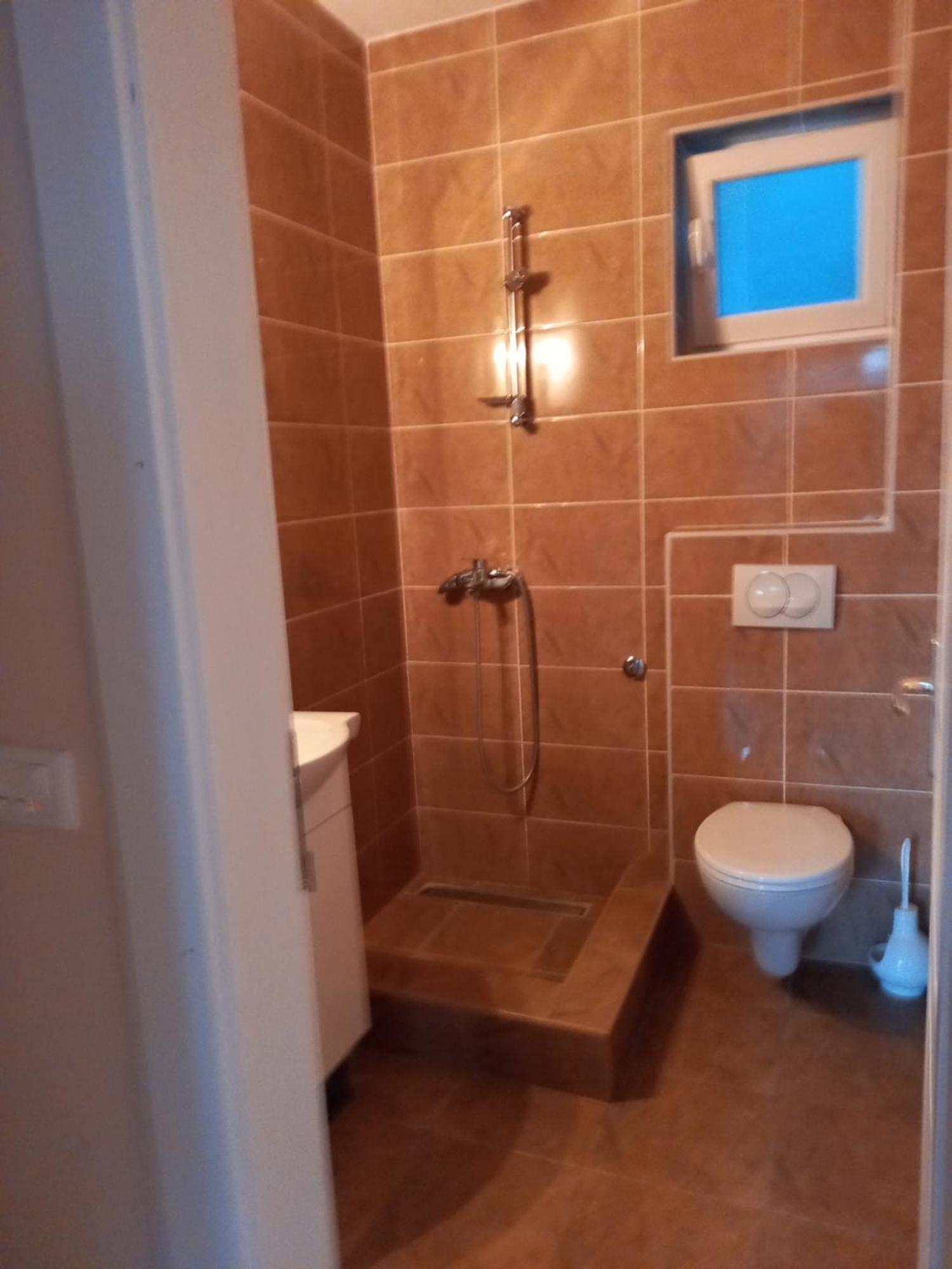Fruskogorska Idila Apartmani Vrdnik Bilik gambar